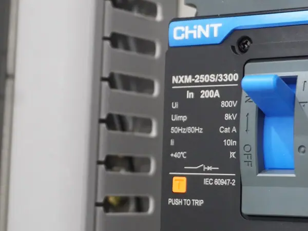 Komponen panel — AW Teknik