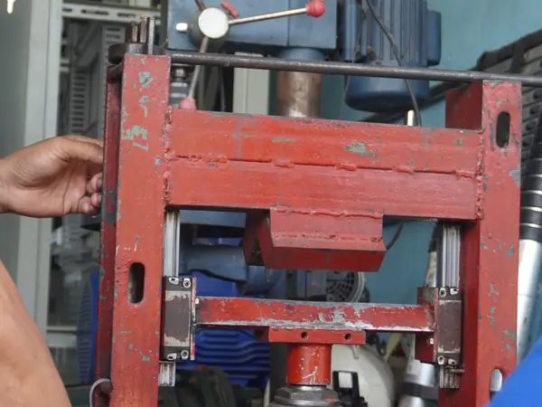Workshop & fabrikasi busbar — AW Teknik