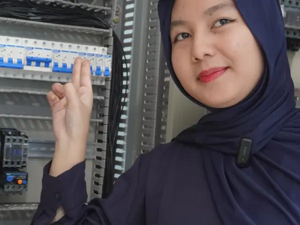 Quality control & uji fungsi panel — AW Teknik